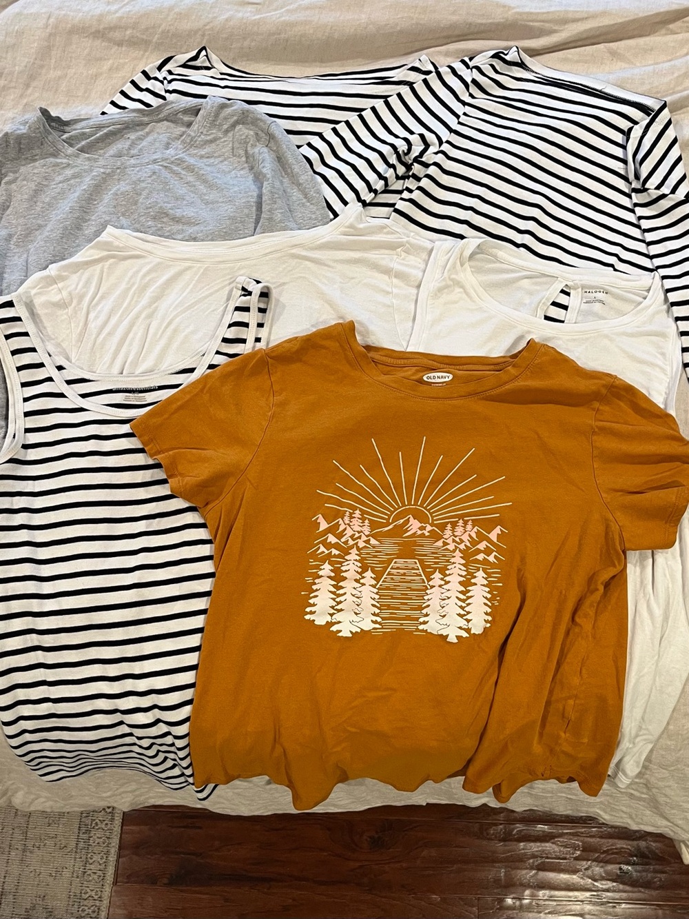7 Women’s L Tops Tanks and Tees Old Navy Halogen Amazon Essentials